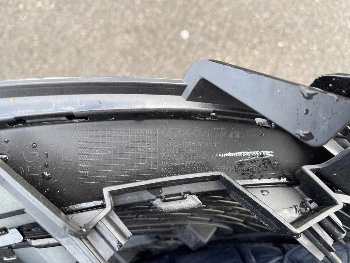 2023 Kia ceed gt - line front fog grille holder RIGHT