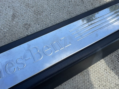 GENUINE MERCEDES E-CLASS COUPE C207 A207 LEFT FRONT DOOR SILL TRIM A2076800074