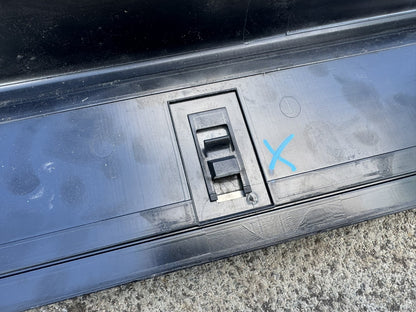 GENUINE MERCEDES E-CLASS COUPE C207 A207 LEFT FRONT DOOR SILL TRIM A2076800074
