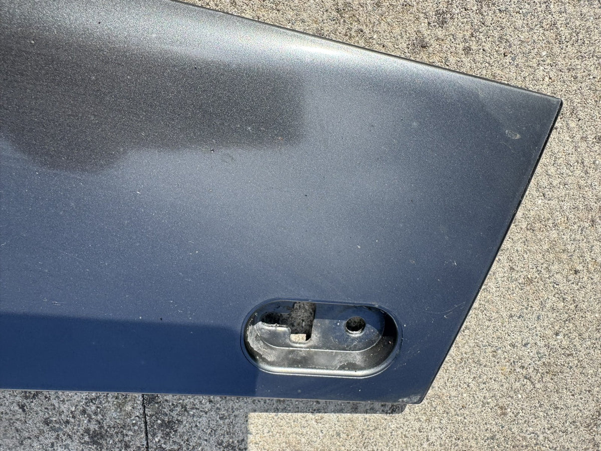 GENUINE RANGE ROVER L460 2022-ON REAR BUMPER RIGHT CORNER TRIM M8E2-17C768-CAB