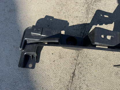GENUINE RANGE ROVER L460 2022-ON REAR BUMPER CARRIER BRACKET M8E2-17B861-A