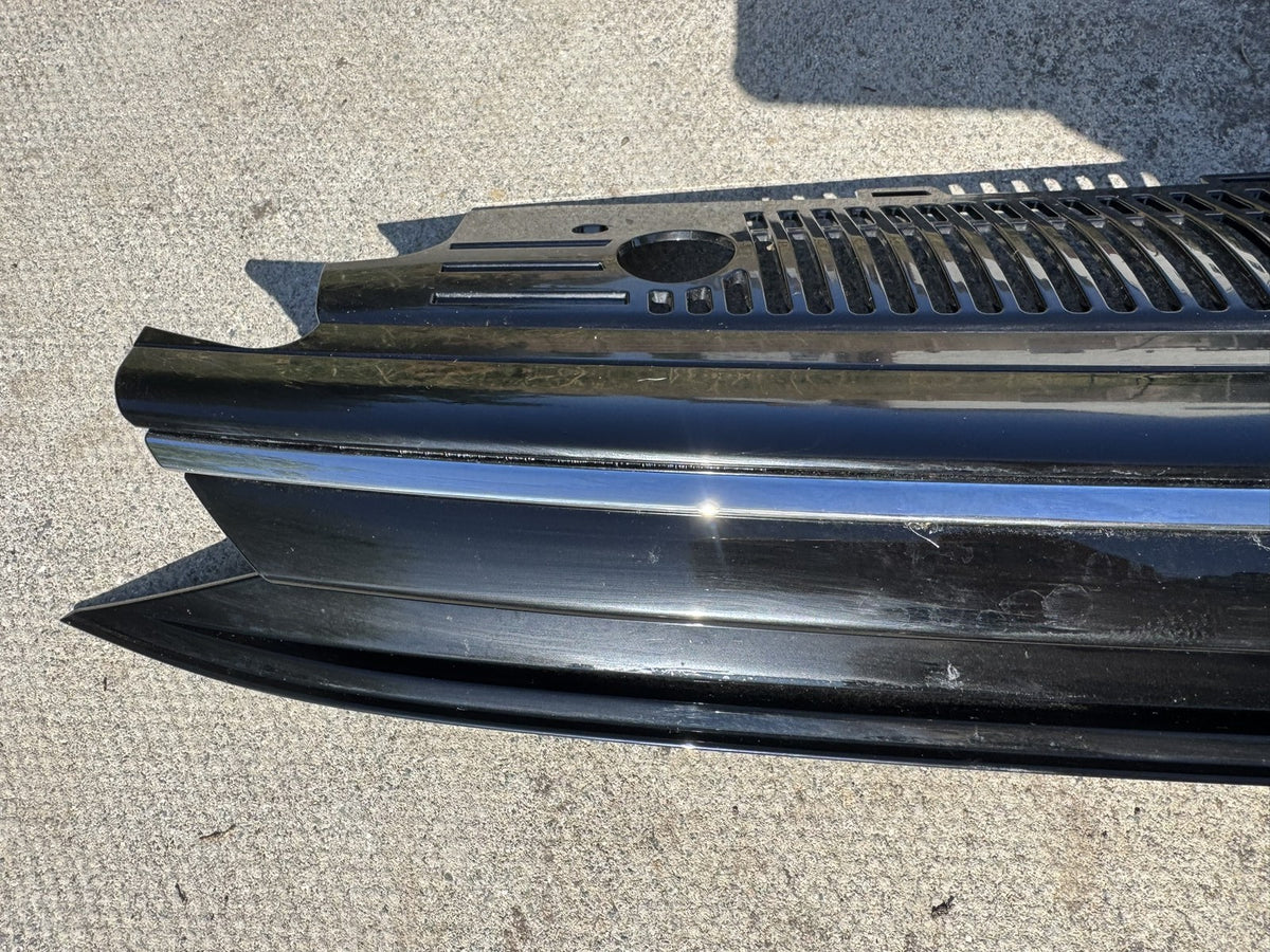 GENUINE VW GOLF MK8 2020 ON FRONT CENTRE RADIATOR GRILLE BADGE 5H0853651BC