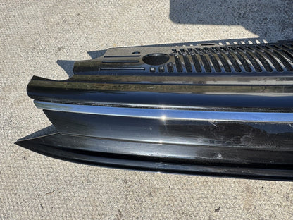 GENUINE VW GOLF MK8 2020 ON FRONT CENTRE RADIATOR GRILLE BADGE 5H0853651BC