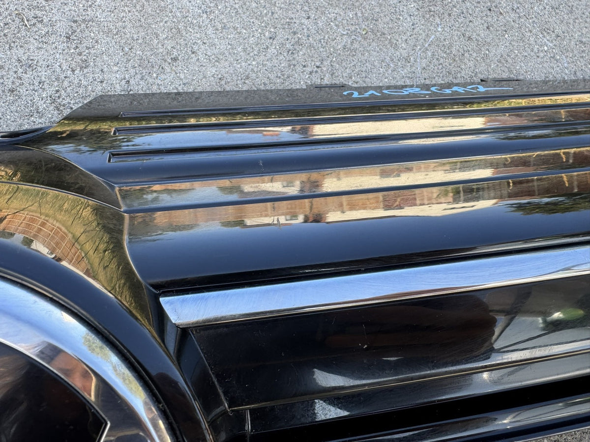 GENUINE VW GOLF MK8 2020 ON FRONT CENTRE RADIATOR GRILLE BADGE 5H0853651BC