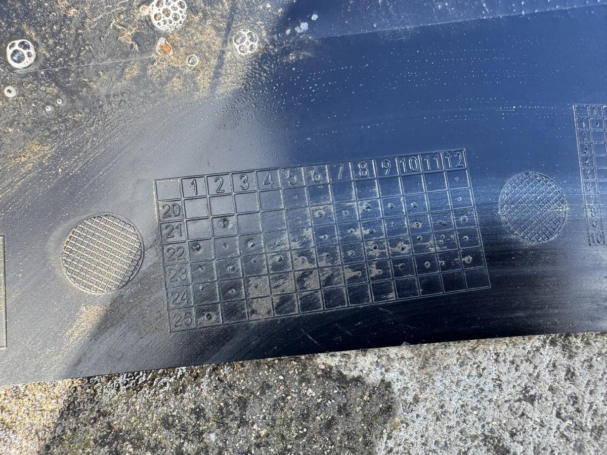 GENUINE RANGE ROVER L460 2022-ON REAR BUMPER RIGHT CORNER TRIM M8E2-17C768-CAB