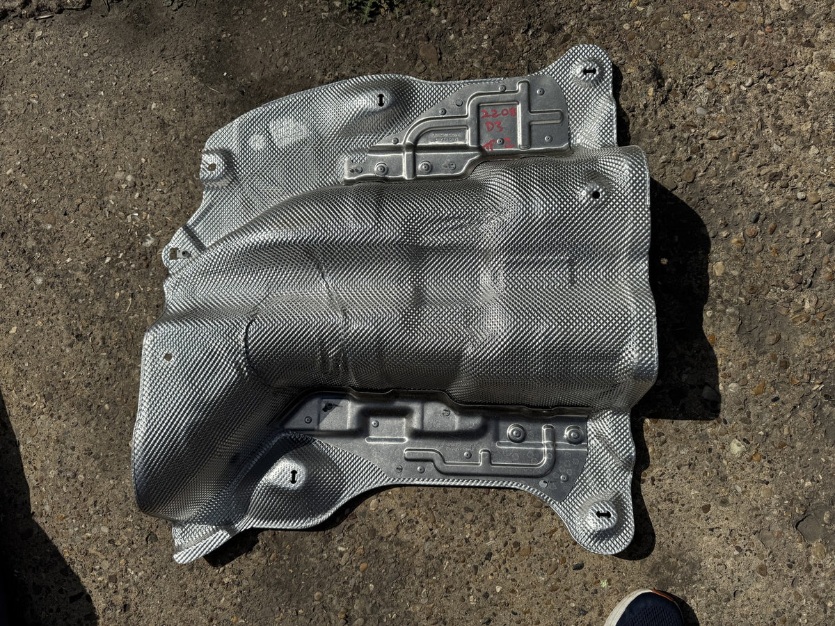 GENUINE RANGE ROVER L460 SPORT L461 2022 ON EXHAUST HEAT SHIELD M8E2-114B06-A