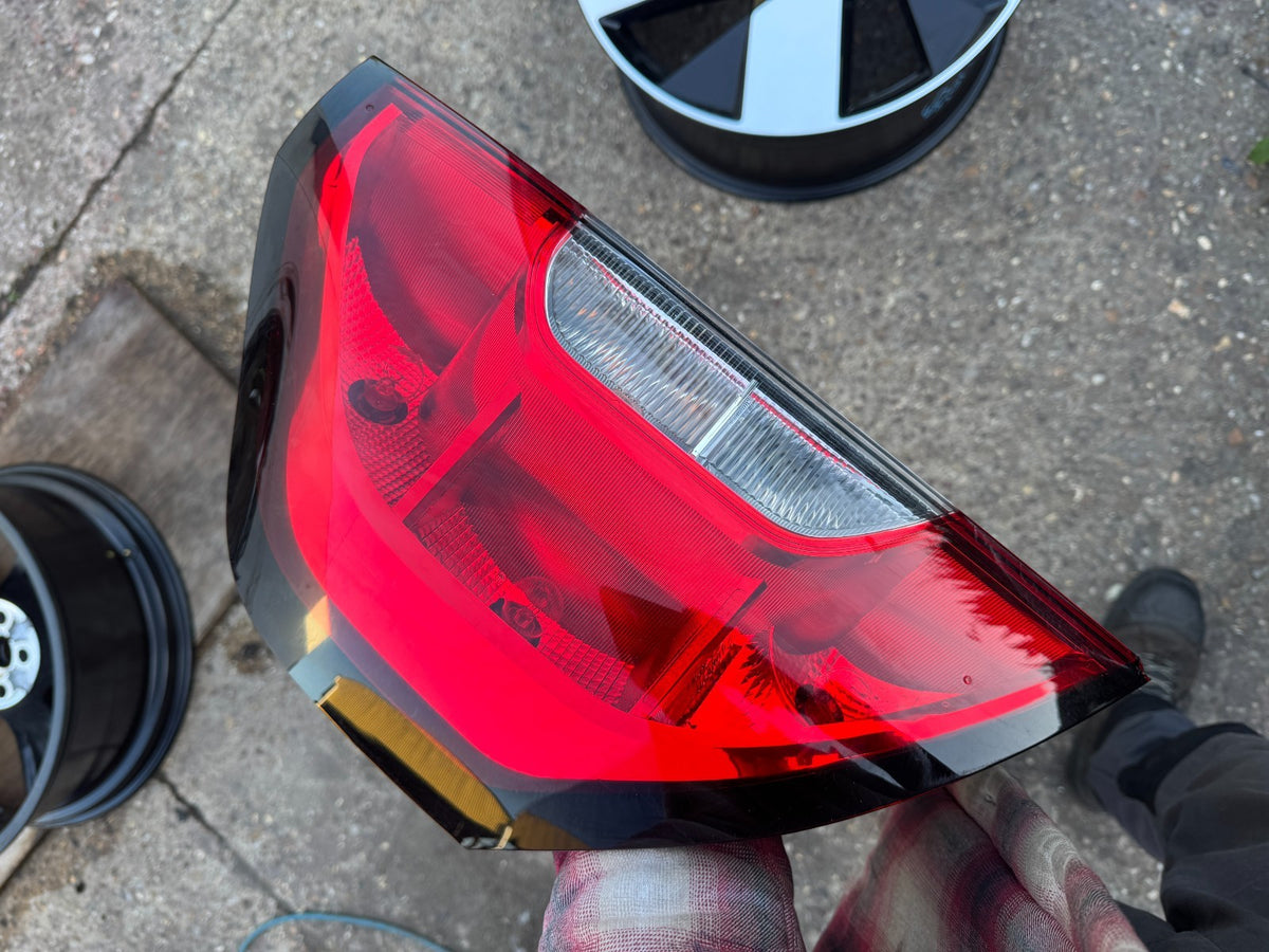 GENUINE Mercedes Citan Mika Lampu Belakang Kiri (2023 ke atas)