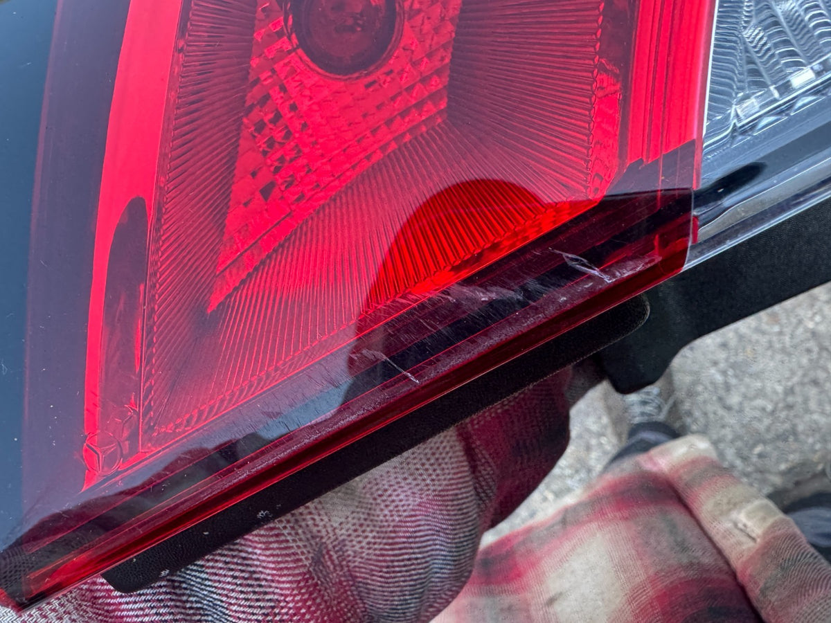 GENUINE Mercedes Citan Mika Lampu Belakang Kiri (2023 ke atas)