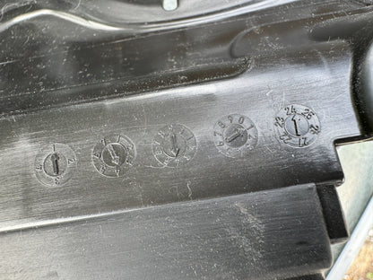 BARU AUDI A5 8W6 DEFLEKTOR PENGALIR UDARA SEBELAH KIRI RADIATOR DEPAN 8W6121283AR TULEN