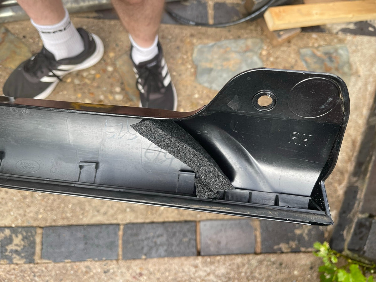 LAND ROVER EVOQUE FRONT RIGHT MOLDING  N9X2-025A52-AD