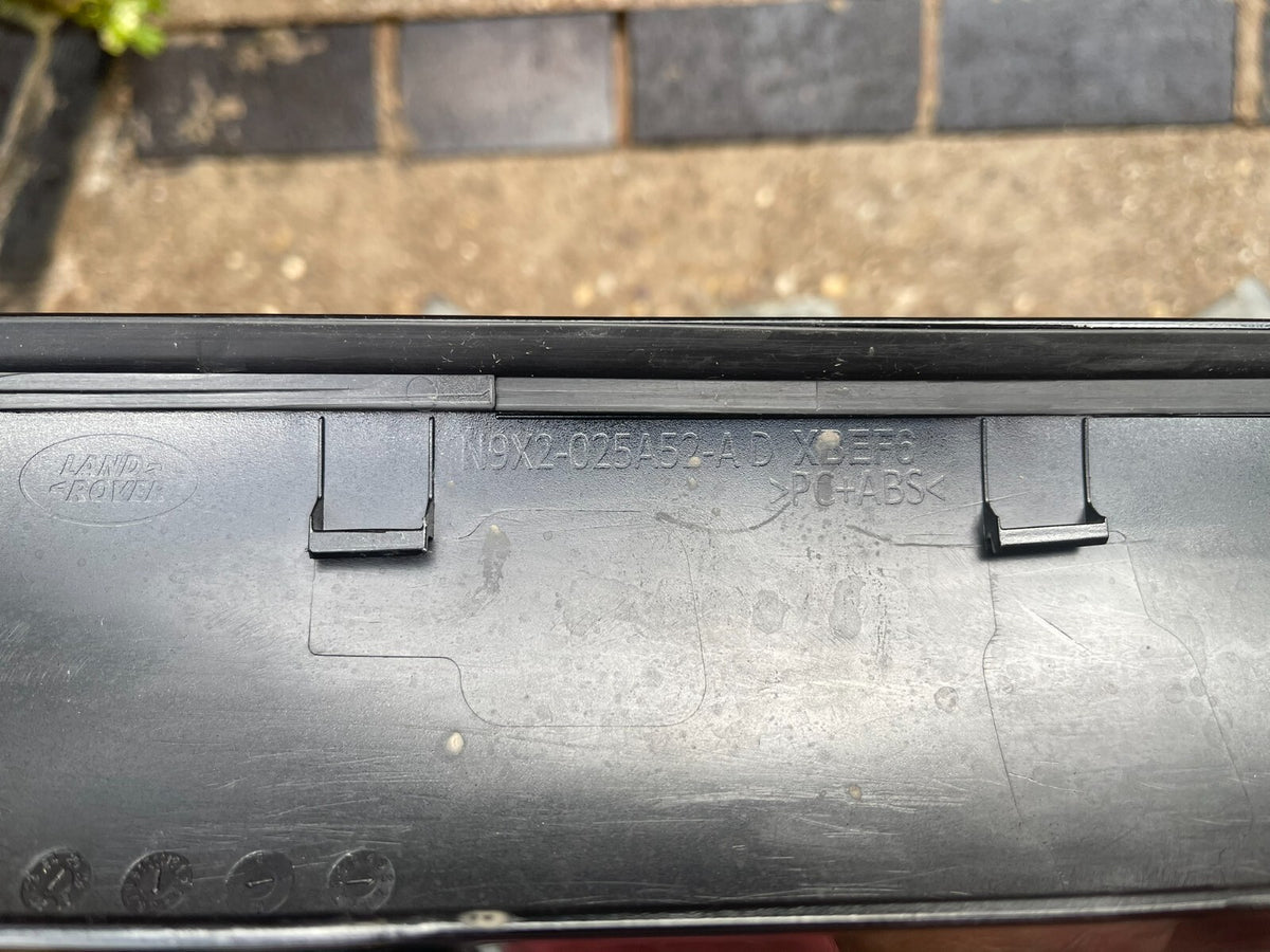 LAND ROVER EVOQUE FRONT RIGHT MOLDING  N9X2-025A52-AD