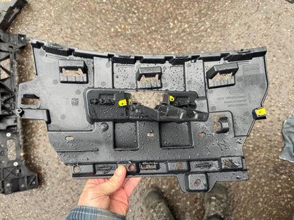 LAND ROVER RANGE ROVER SPORT L461 FRONT BUMPER MOUNTING BRACKET N9X217C863A LEFT