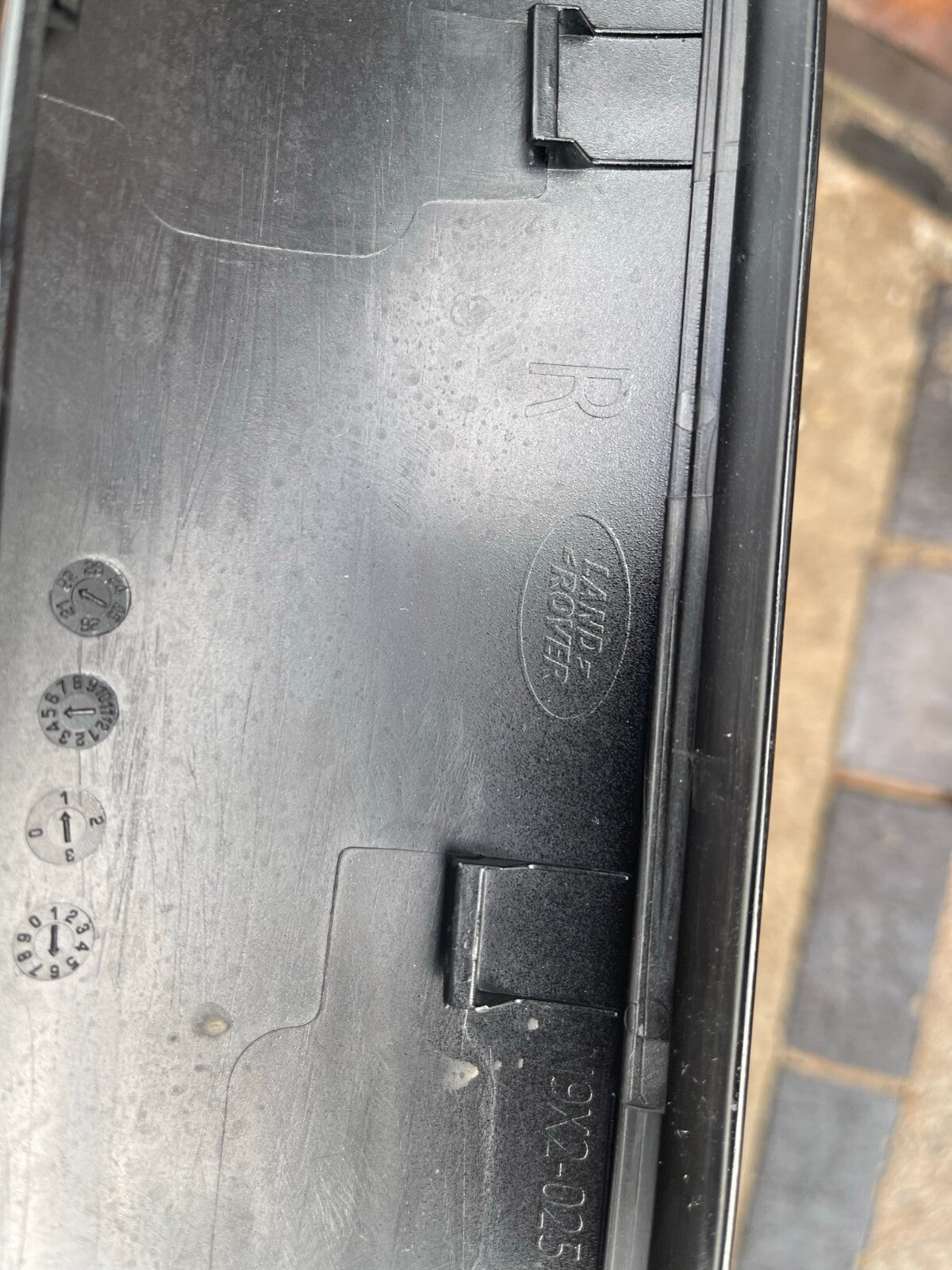 LAND ROVER EVOQUE FRONT RIGHT MOLDING  N9X2-025A52-AD