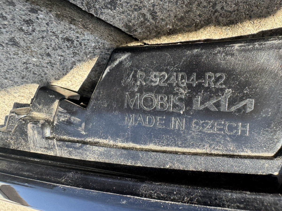 92404r2700 KIA SPORTAGE V LIFT LEFT LAMP IN THE TAILGATE