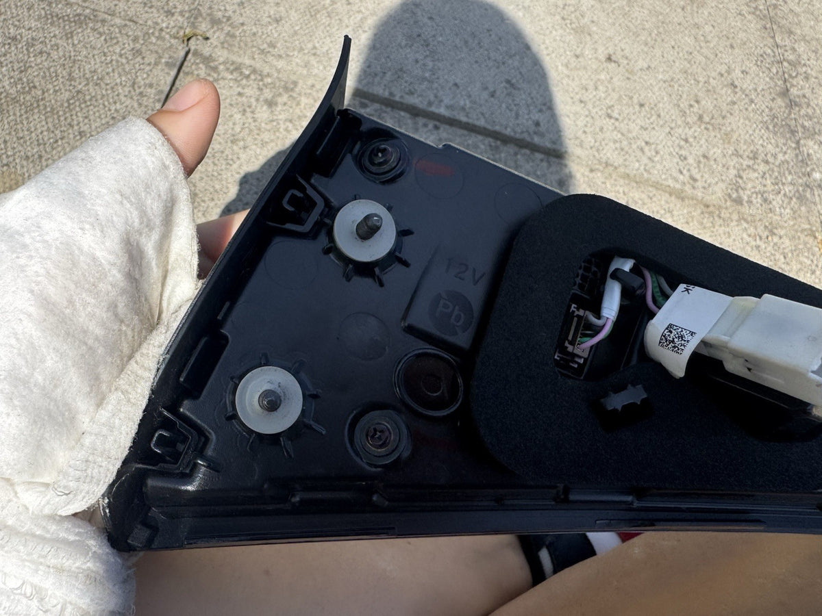 92404r2700 KIA SPORTAGE V LIFT LEFT LAMP IN THE TAILGATE