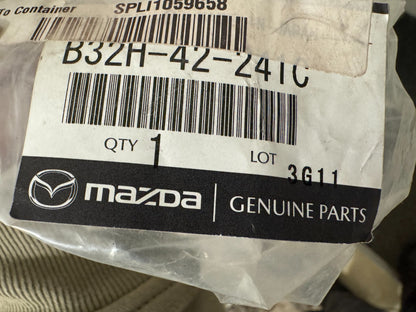 MỚI - Tấm cách nhiệt cổ đổ xăng Mazda B32H42241C OEM