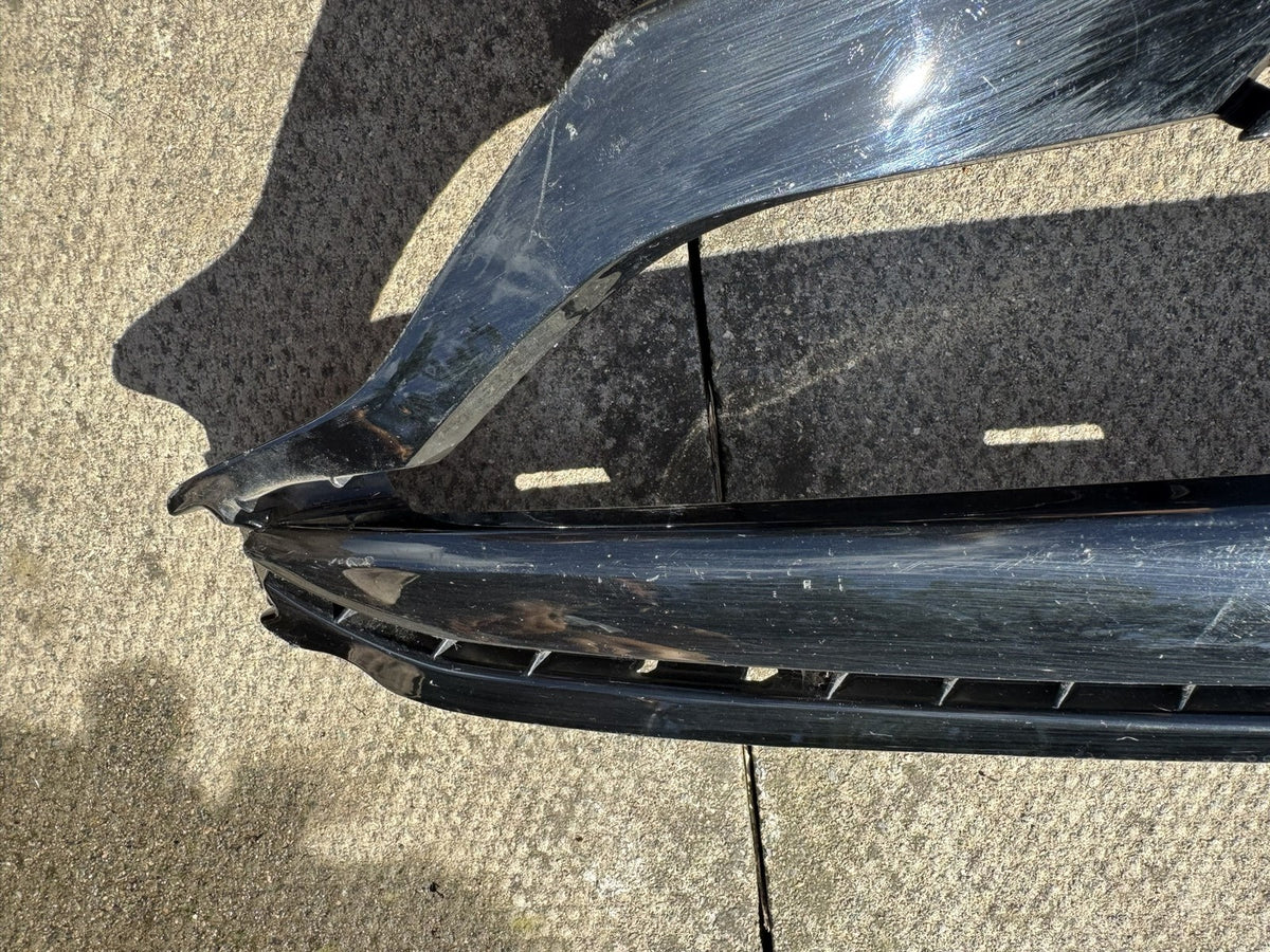 KIA OPTIMA JF 2016-2020 FRONT RIGHT BUMPER MOULDING GRILLE 86594-D4500 DAMAGED