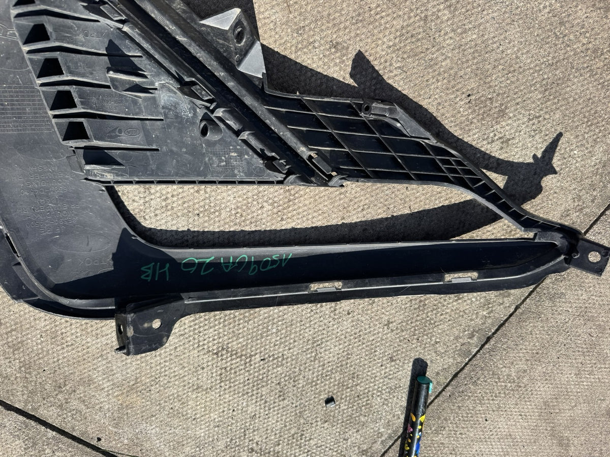 KIA OPTIMA JF 2016-2020 FRONT RIGHT BUMPER MOULDING GRILLE 86594-D4500 DAMAGED