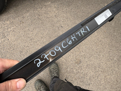 Range Rover Sport L461 (2023-) Left Front Door Window Glass Used SCRATCHED