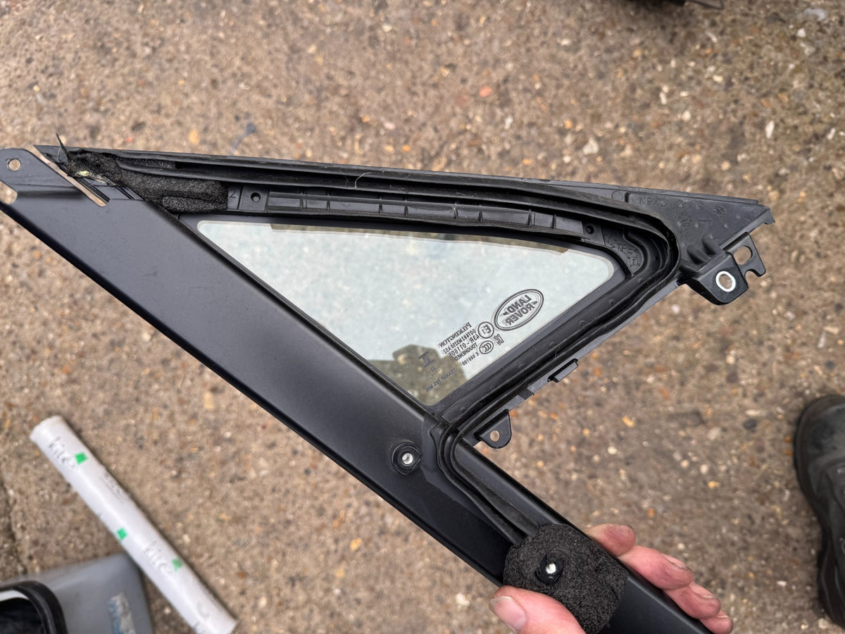 Range Rover Sport L461 (2023-) Left Front Door Window Glass Used SCRATCHED