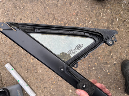 Range Rover Sport L461 (2023-) Left Front Door Window Glass Used SCRATCHED