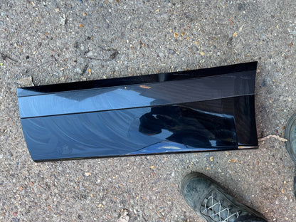 2025 GENUINE RANGE ROVER VELAR L560 REAR LEFT DOOR LOWER MOULD J8A2274A49B