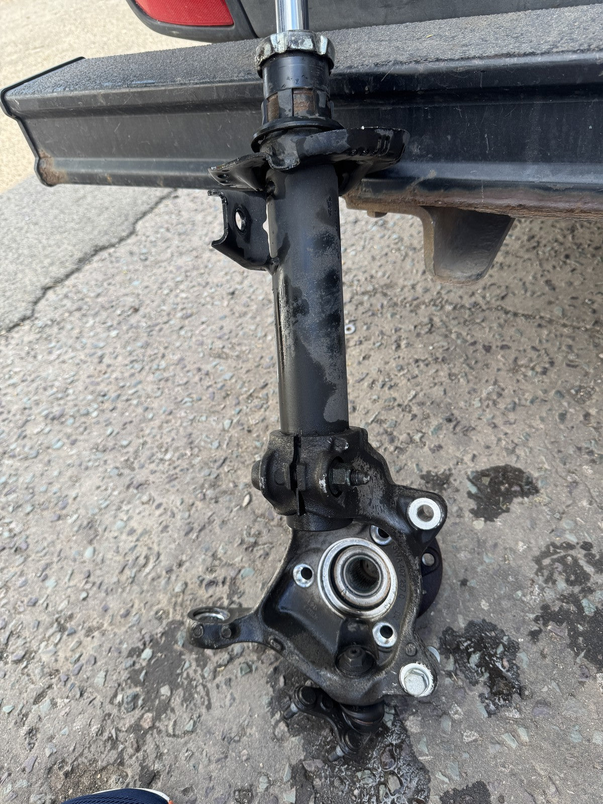 VW GOLF MK8 2020-2024 LEFT FRONT STRUT KNUCKLE HUB ASSEMBLY 5WA407257C