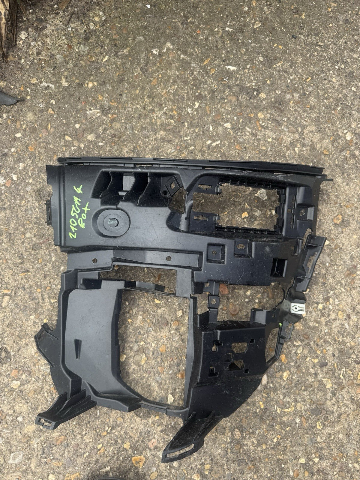 MINI F66 114129-10 5A2F713 Bracket Support Bawah Depan LH 2022 ke atas