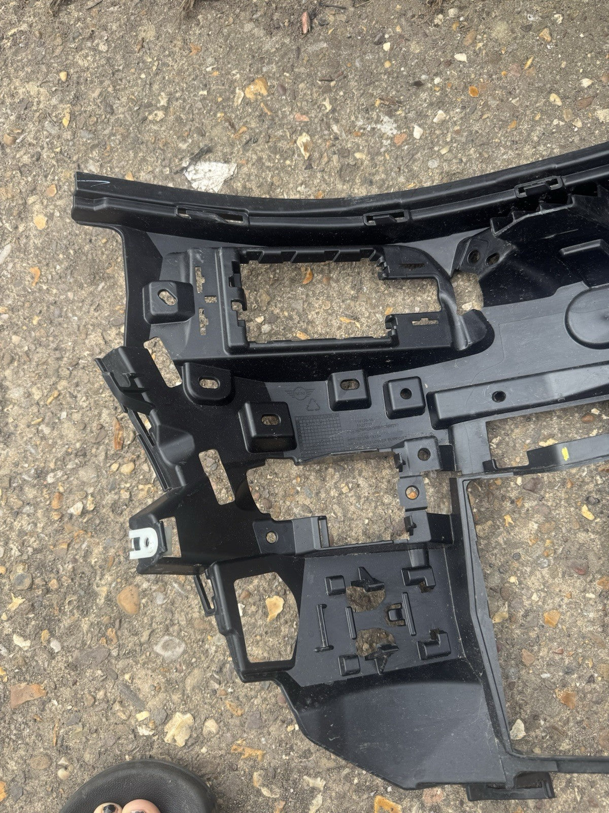 MINI F66 114129-10 5A2F713 Bracket Support Bawah Depan LH 2022 ke atas
