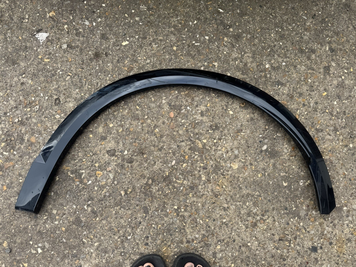 Cupra Formentor Rear LH arch trim se0493y10