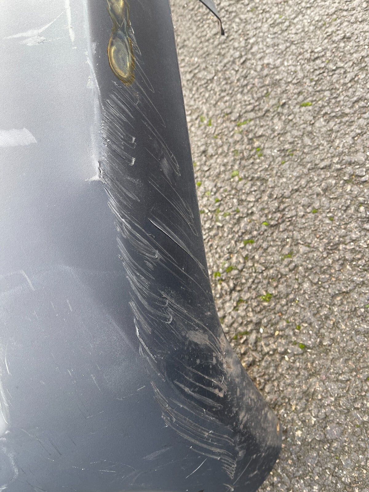 TOYOTA RAV-4 65 bumper belakang baret dan lecet