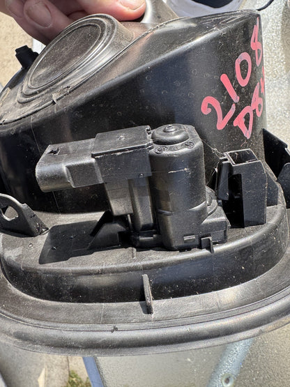 GENUINE RANGE ROVER L460 FUEL FILLER FLAP HOUSING ACTUATOR M8E2-27936-EE