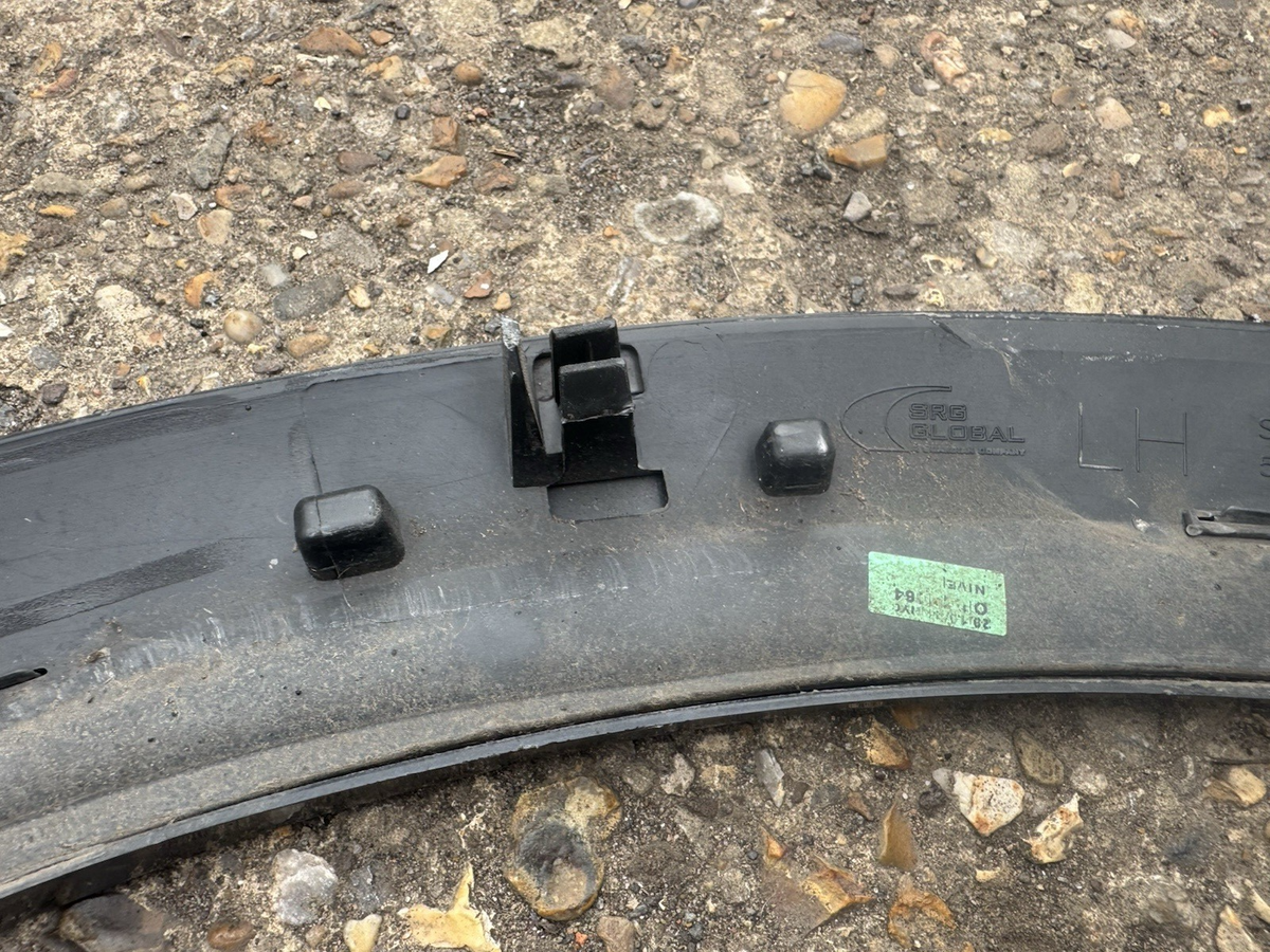 Cupra Formentor Rear LH arch trim se0493y10