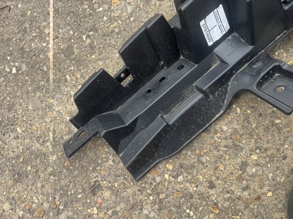 Range Rover Sport L461 ขายึดกันชนหลัง 2022 ON N9X2-17B861-A