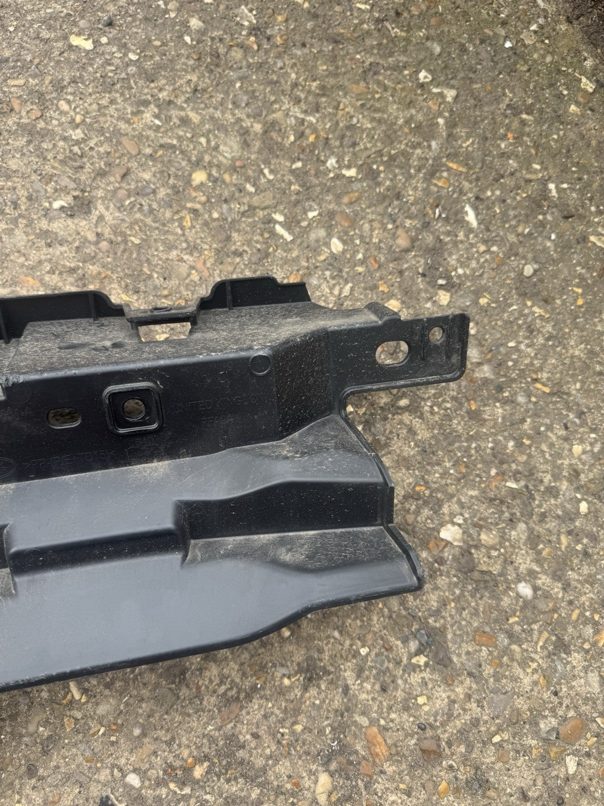 Range Rover Sport L461 ขายึดกันชนหลัง 2022 ON N9X2-17B861-A