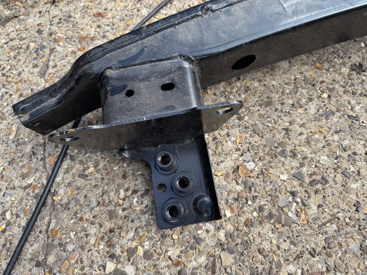 GENUINE RANGE ROVER L460 VOGUE 2022-ON REAR BUMPER CRASH BAR M8E2-17906-AE