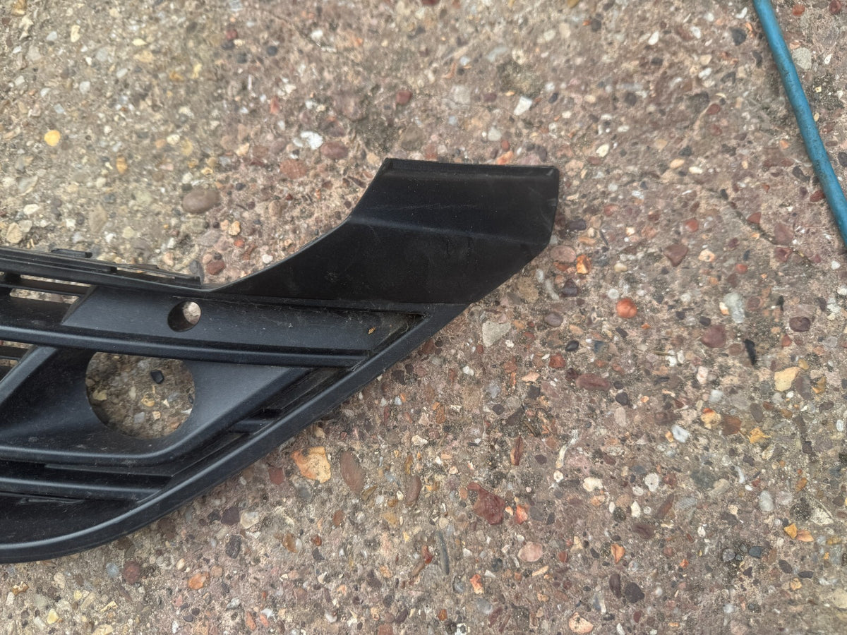GENUINE Vauxhall Astra Hatchback 22- Front Bumper Grille Black With Sensor Holes