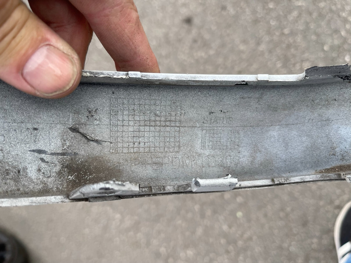 VOLVO XC90 NẸP LIP DƯỚI CẢN SAU 2014 31353271 OEM