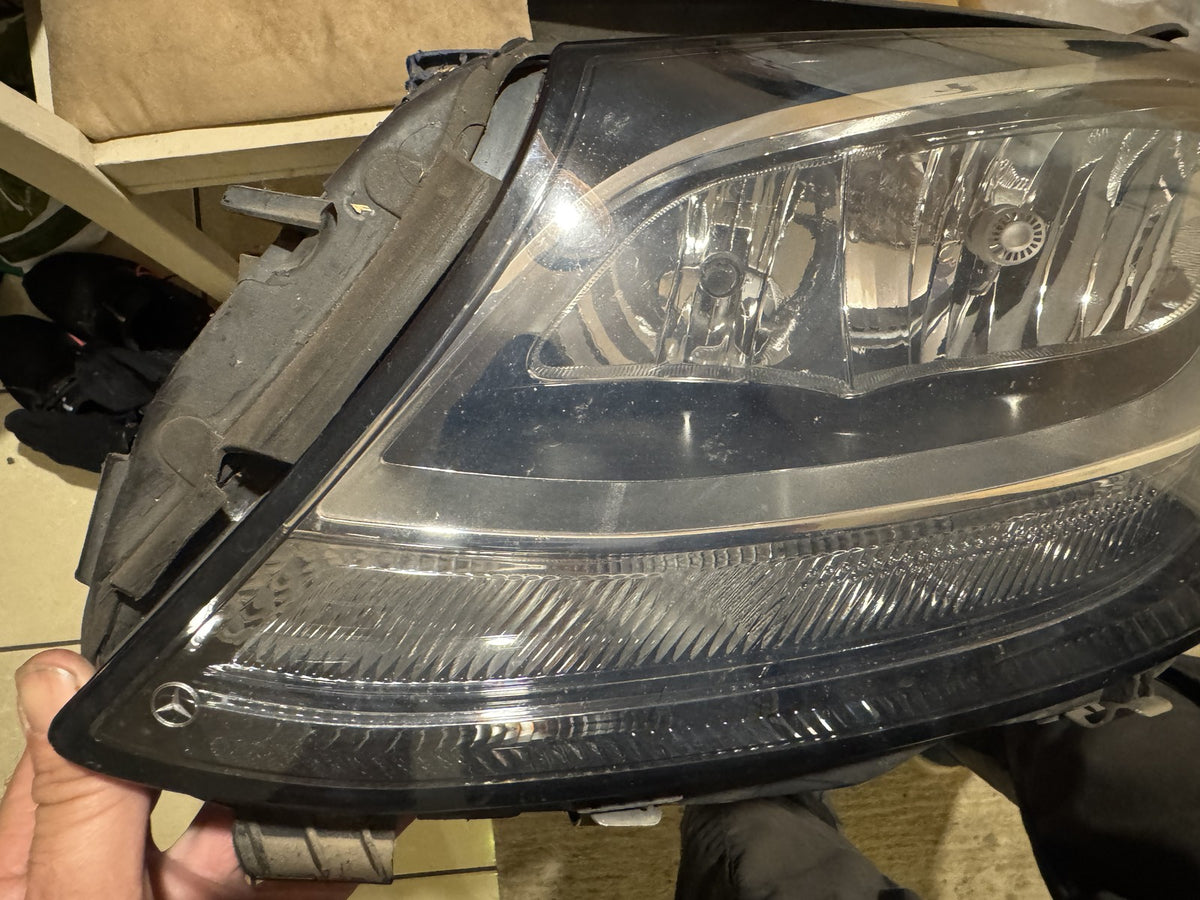 MERCEDES C-CLASS W205 LEFT HEADLIGHT A2059066702 SPARES REPAIR GOOD LENS 2014-21