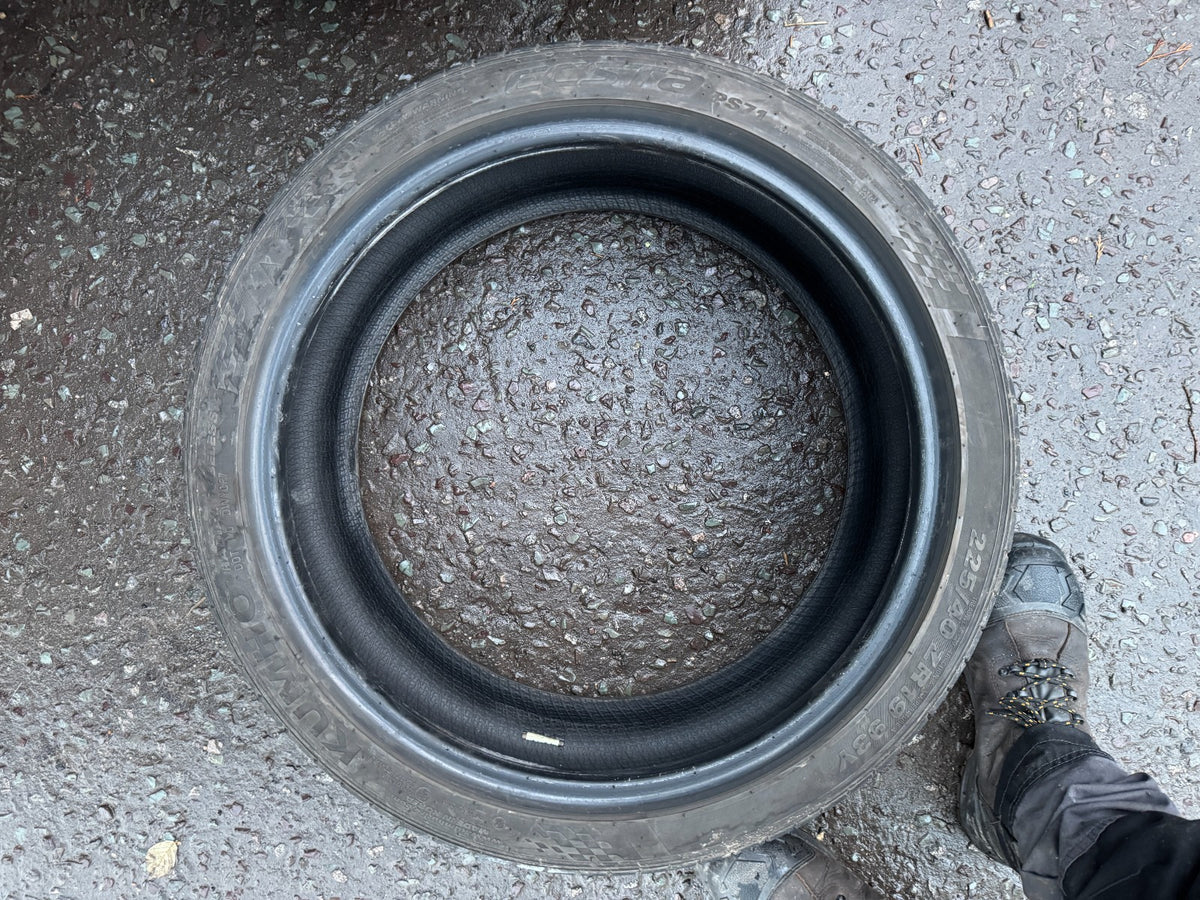 225 40 19 93y XL Kumho Ecsta PS71 5.5mm Cosmetic Damage