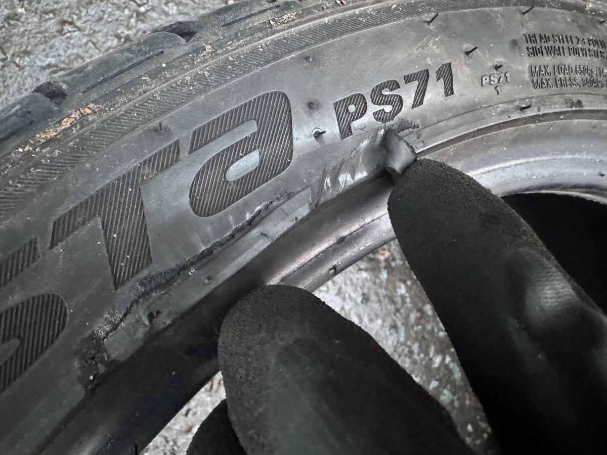 225 40 19 93y XL Kumho Ecsta PS71 5.5mm Cosmetic Damage