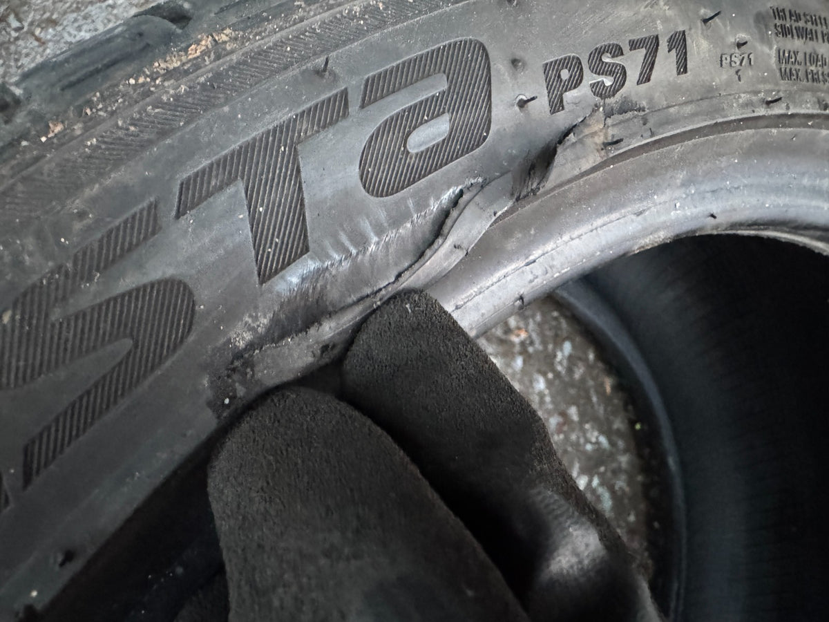 225 40 19 93y XL Kumho Ecsta PS71 5.5mm Cosmetic Damage