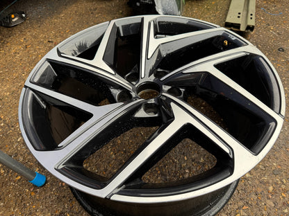 Audi Q6 SQ6 E-TRON 21" Alloy Wheel 10Jx21H2 285/40/21 85H601025S