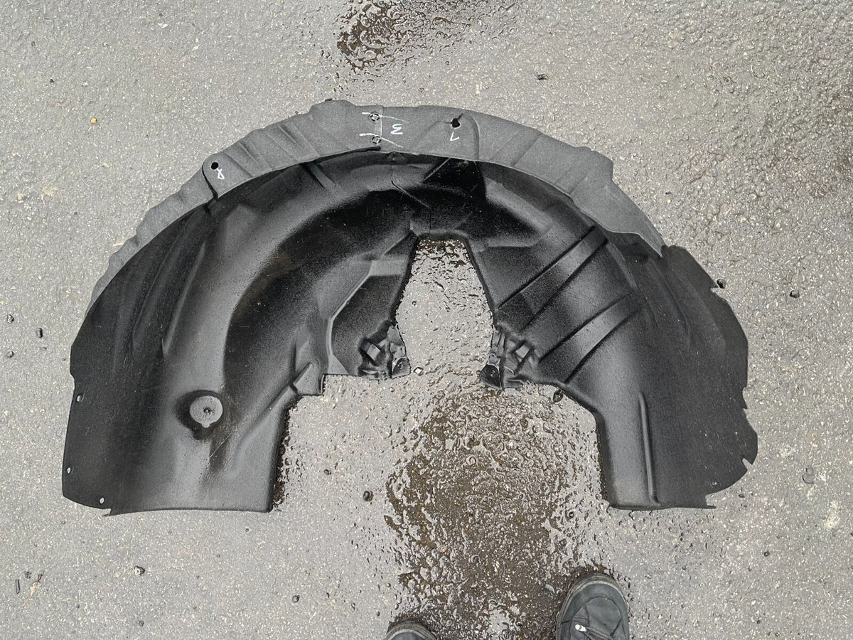 GENUINE V90 WING LINER SPLASH GUARD Mk2 31383356 VOLVO 16-22 DAMAGED