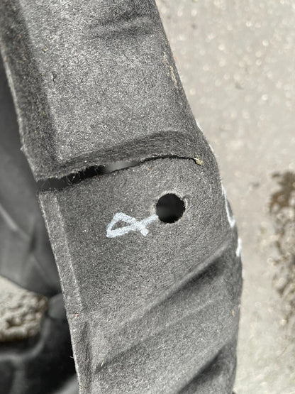 GENUINE V90 WING LINER SPLASH GUARD Mk2 31383356 VOLVO 16-22 DAMAGED