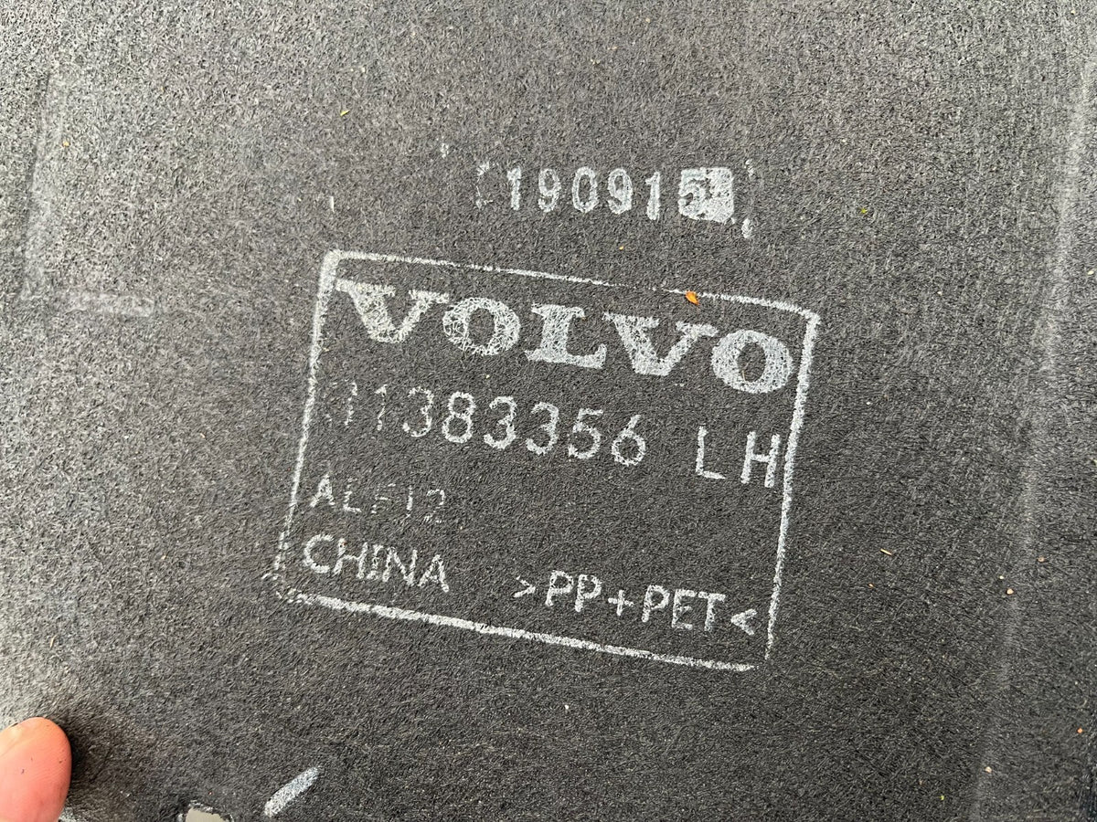 GENUINE V90 WING LINER SPLASH GUARD Mk2 31383356 VOLVO 16-22 DAMAGED