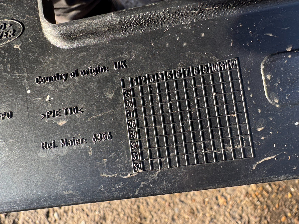 2025 LAND RANGE ROVER VELAR L560 2023 ke atas GRILLE DEPAN N8A2-8200-CB Baret