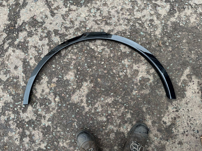 Land Rover Discovery 5 L462 Front Left Wheel Arch Trim HY3M-16A075 2017-2026