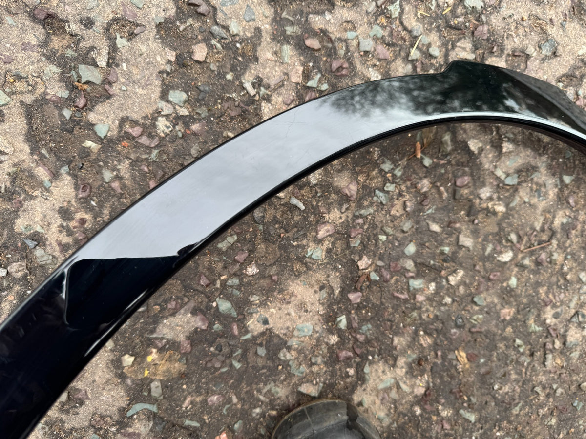 Land Rover Discovery 5 L462 Front Left Wheel Arch Trim HY3M-16A075 2017-2026