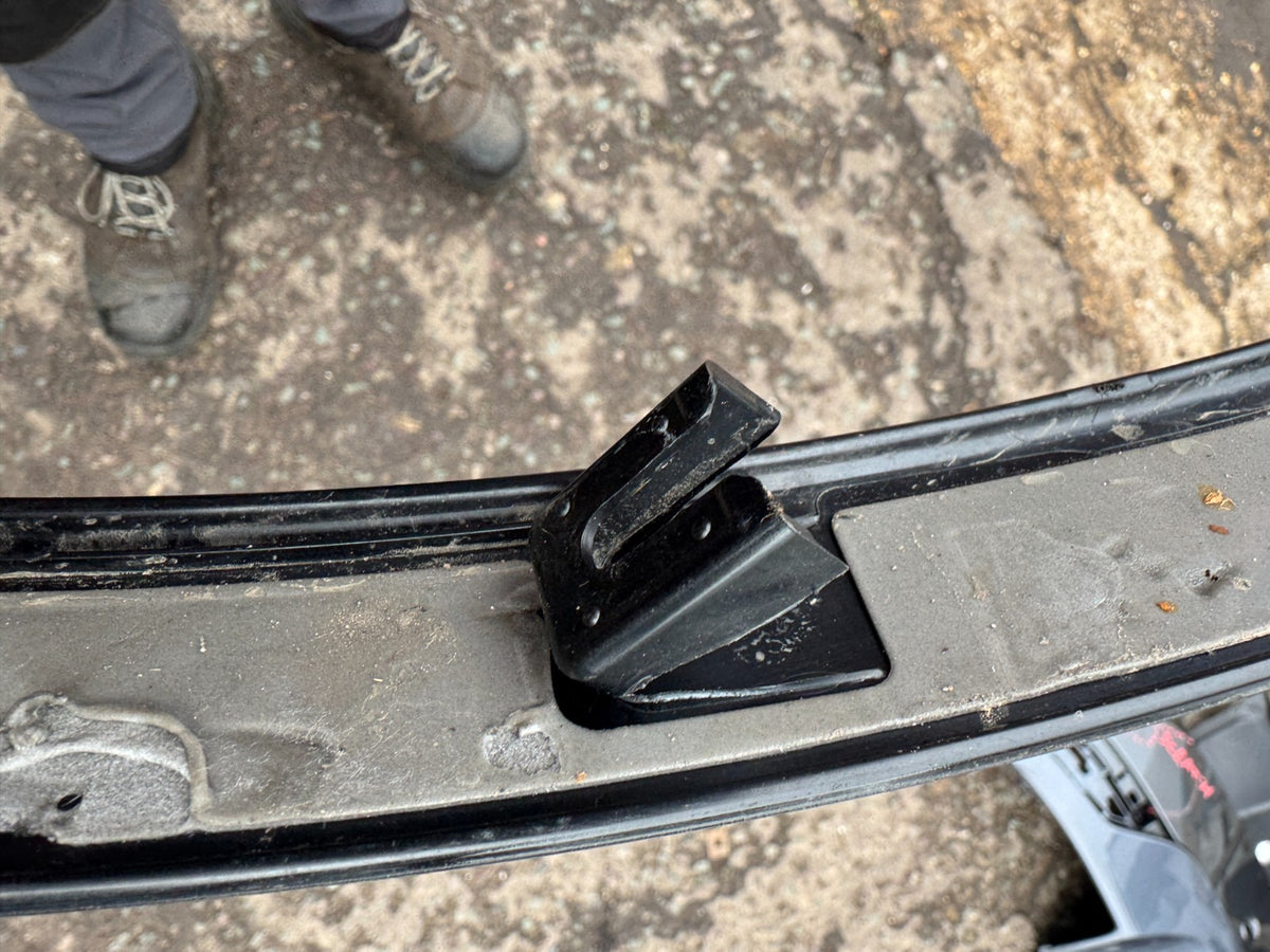 Land Rover Discovery 5 L462 Front Left Wheel Arch Trim HY3M-16A075 2017-2026